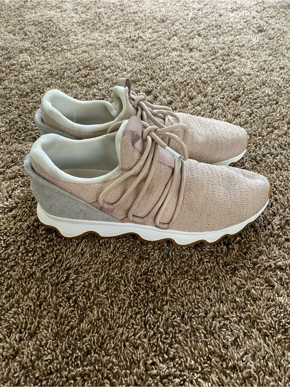 Sorel Kinetic Lace Sneakers Women’s Size 9 Blush Pink Knit Casual Comfort Shoes